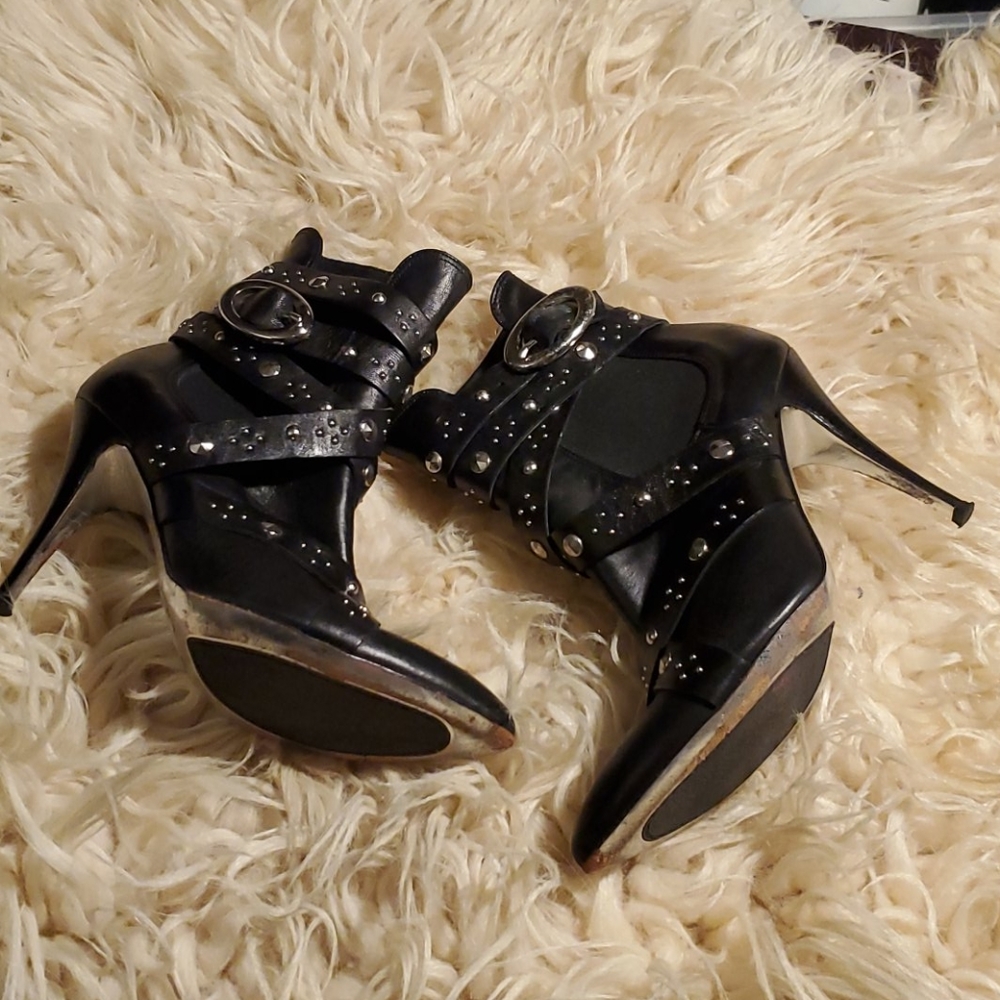 Dolce & Gabbana sexy 🙂💛 booties